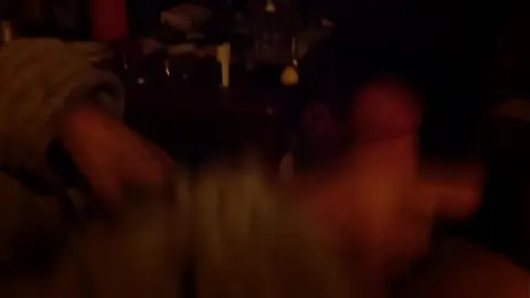 美女直播黄色片 · 二