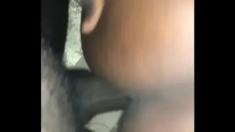 处女第一次交三级黄色片