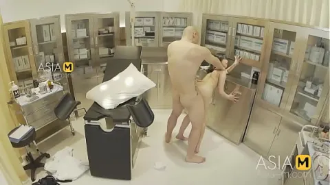 模特 色情